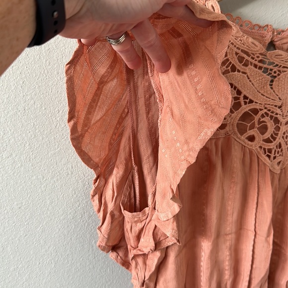 Coco + Jaimeson Short Sleeve Ruffle Flowy Peachy Orange/Pink Blouse Large - Picture 7 of 12